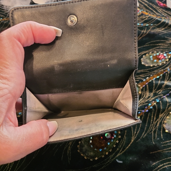 Chanel Camelia Wallet - Picture 6 of 9